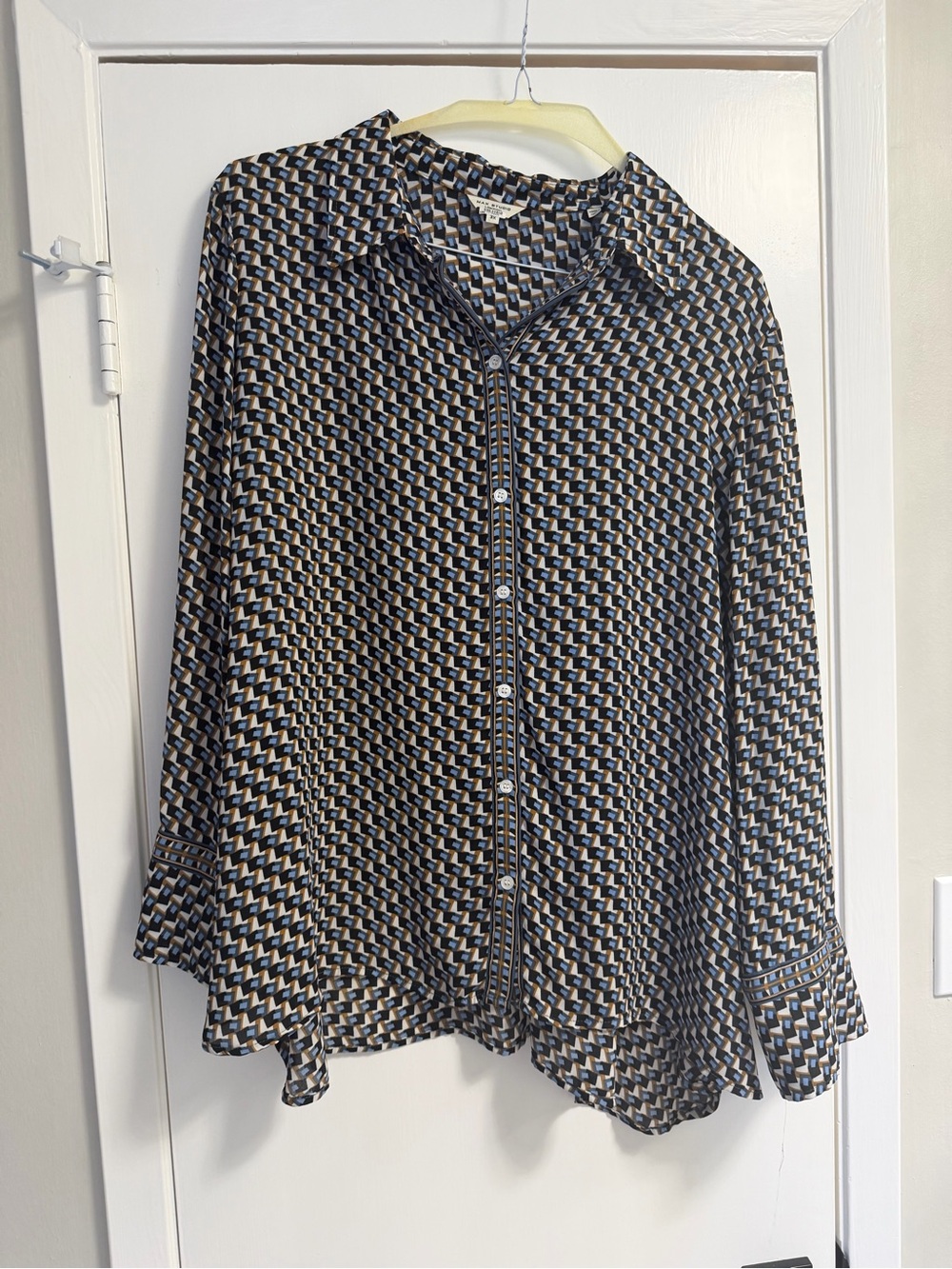 Relaxed Geo-Print Button-Down Shirt in Black & Tan